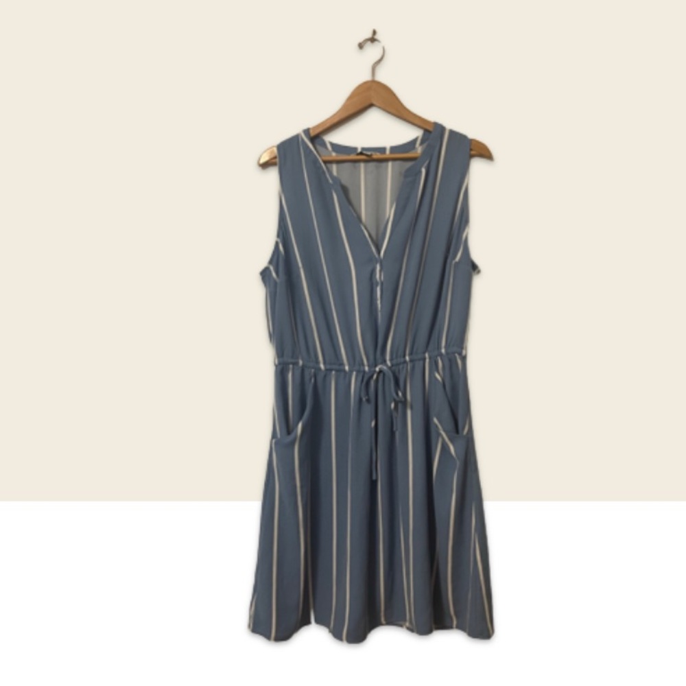 MIX BY 41 HAWTHORN Sleeveless Tie Waist Dress Light blue with pockets!